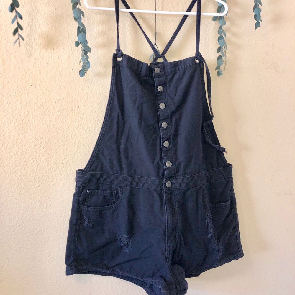 American Eagle | button up overall shorts